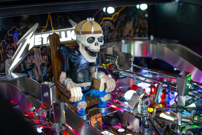 Stern Pinball x Metallica Remastered - 2024 Premium Model, 